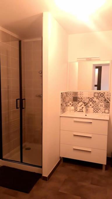 Logement Neuf Et Cosy Proche Centre Ville Chinon Dış mekan fotoğraf